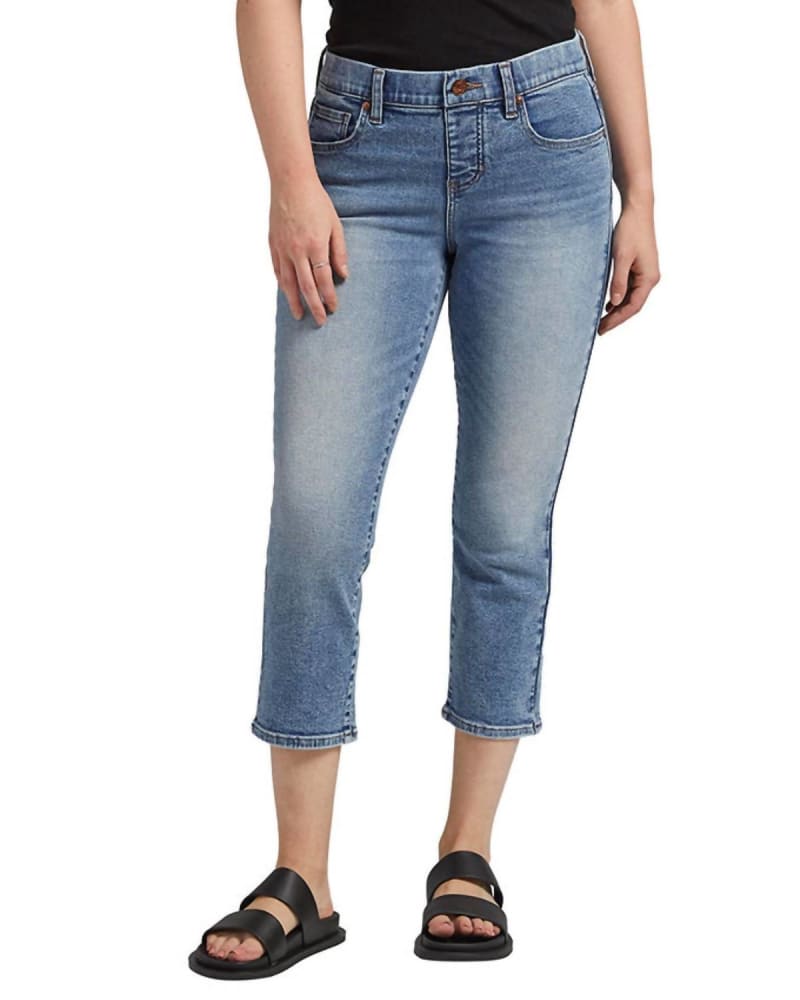 Front of a model wearing a size 14 Maya Mid Rise Capri Jean In Del Mar in Del Mar by JAG. | dia_product_style_image_id:359634